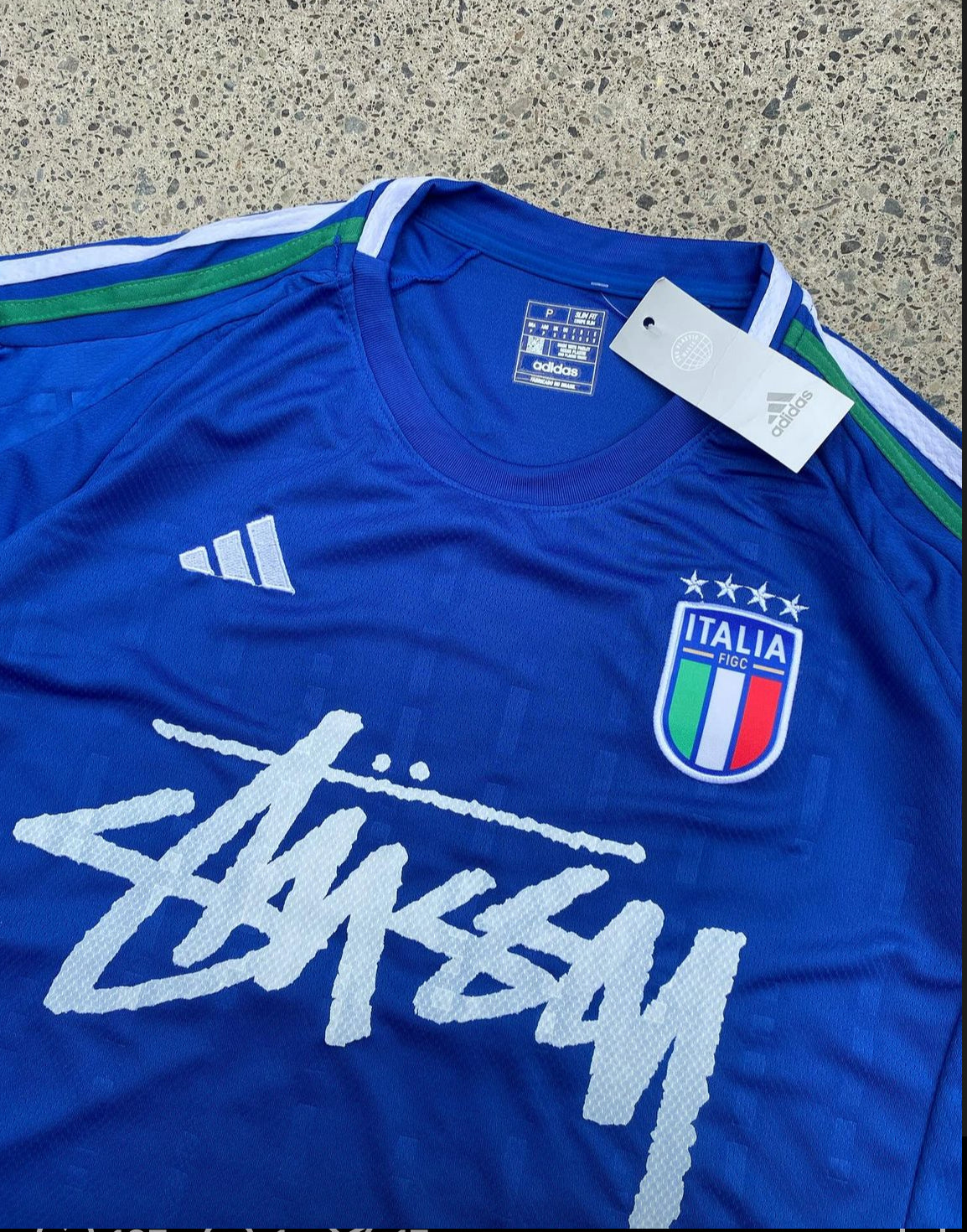 Aura - Stylisches Italien Trikot