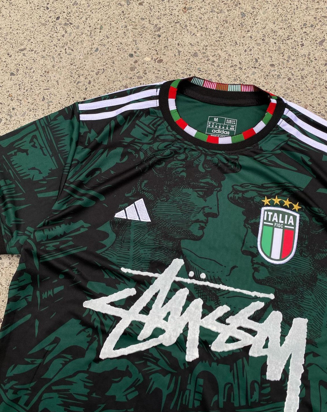 Aura - Stylisches Italien Trikot