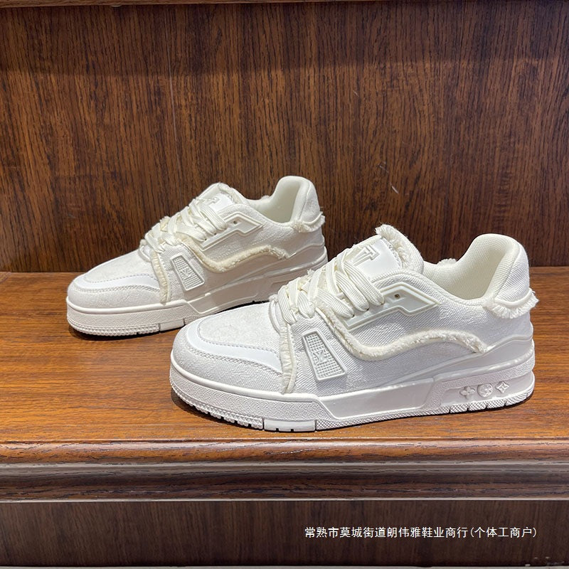 Celene - Distressed Sneaker