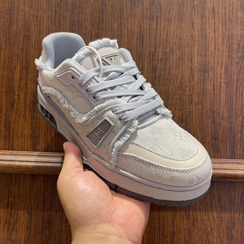Celene - Distressed Sneaker